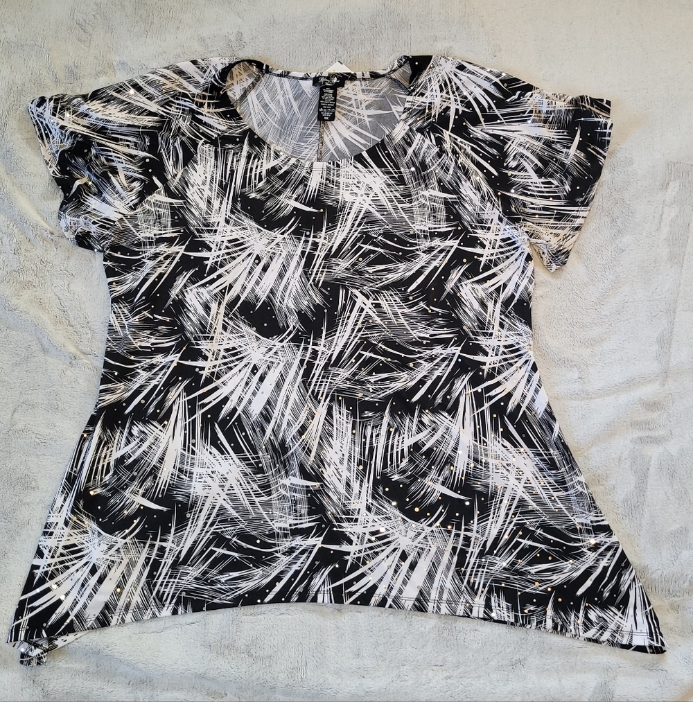 Brittany Black Plus Size 3X Black & White Flutter Sleeve Liquid Knit Sequin Top